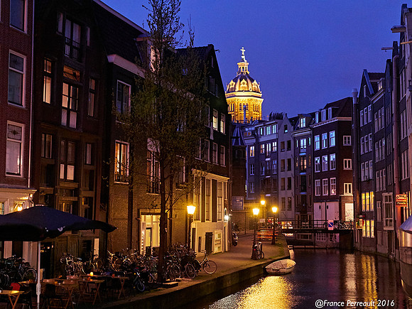 Canal d'Amsterdam la nuit/Amsterdam by night